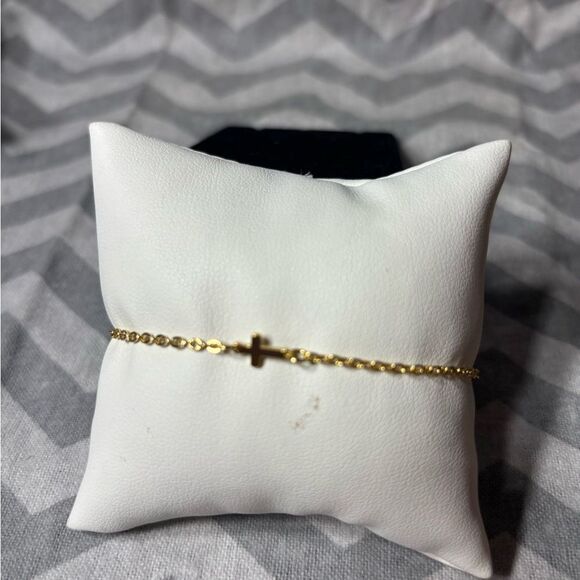 New! Gold Tone Dainty Cross Bracelet Lobster Clasp & Extension - Picture 2 of 4